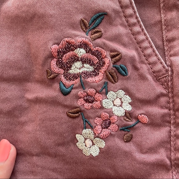 Express Midrise Pink Shorts - Picture 3 of 9